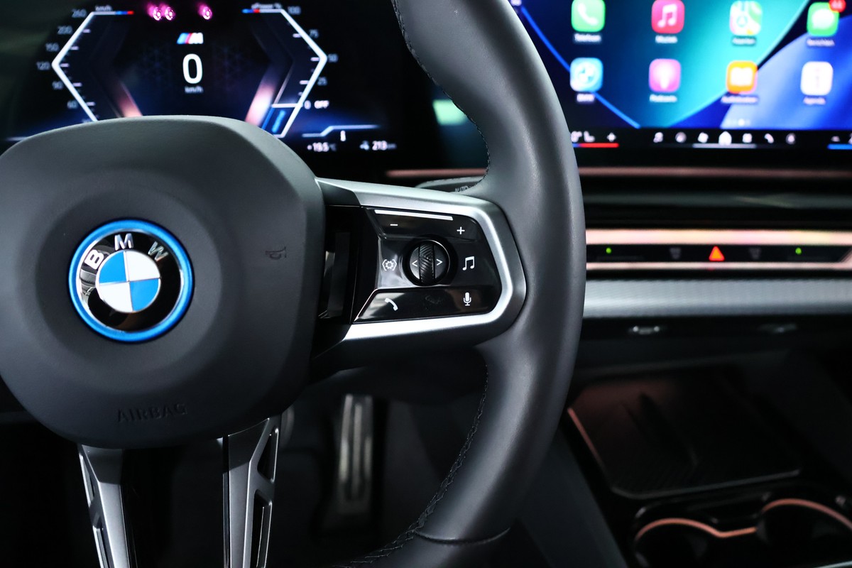 BMW i5
